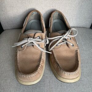 Sperry Tan Boat Shoes with Moccasin Construction and Nautical Design